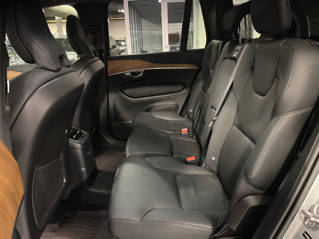 Used 2025 Volvo XC90 T8 Plus w/ Protection Package Premier AWD/4WD image 22