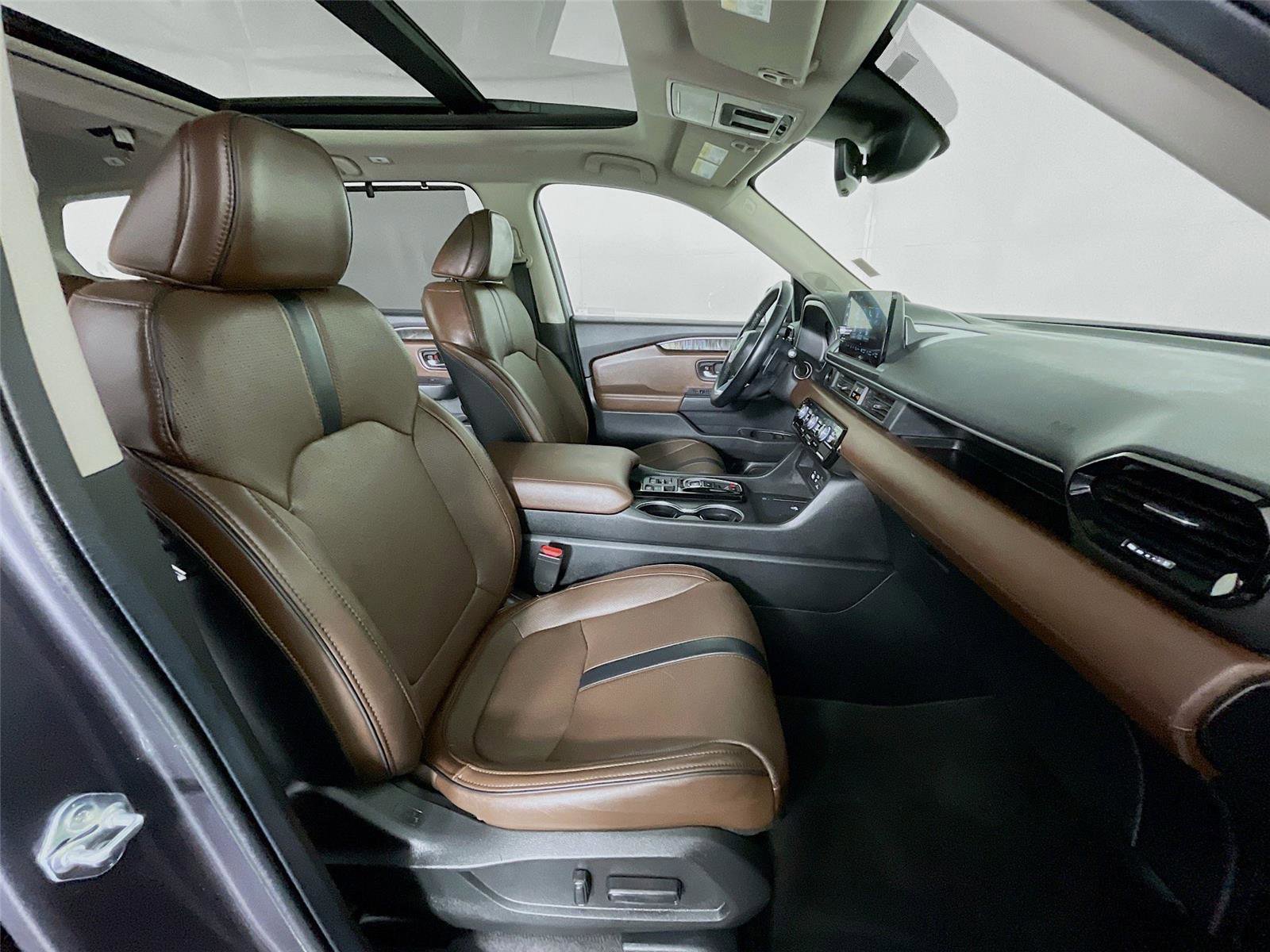 Used 2024 Honda Pilot Elite image 36