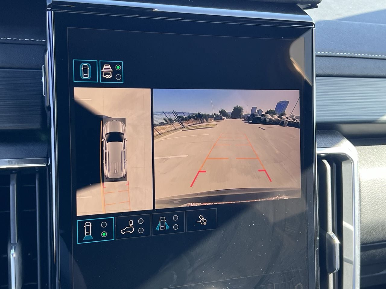 Used 2026 GMC Acadia Elevation FWD image 17