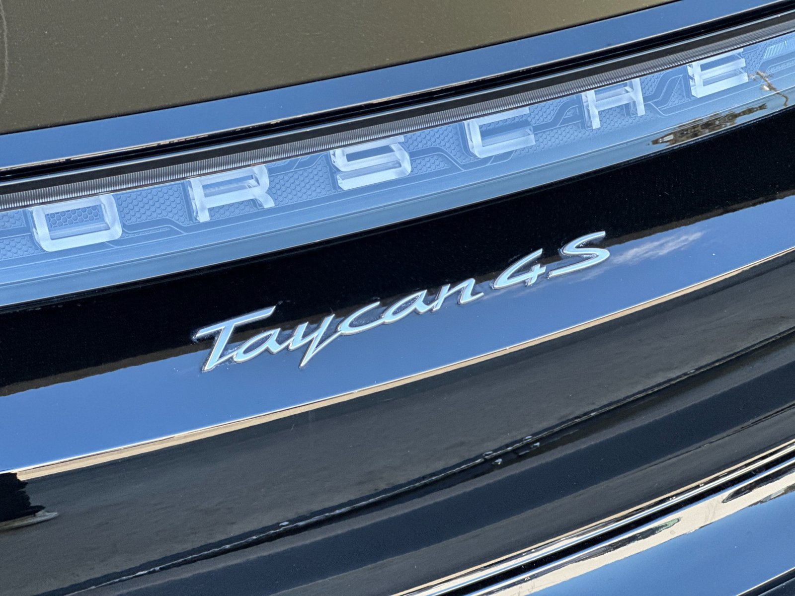 Certified 2023 Porsche Taycan 4S AWD/4WD image 34