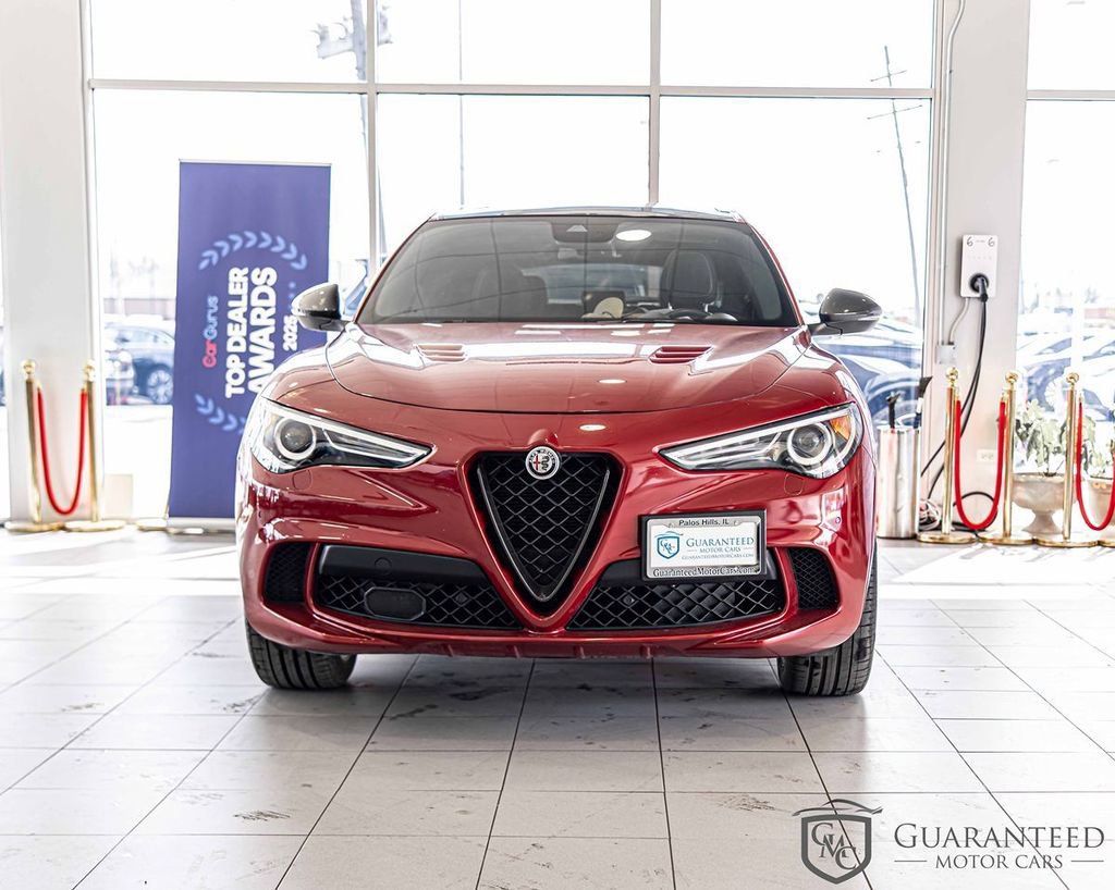 Used 2021 Alfa Romeo Stelvio Quadrifoglio image 2