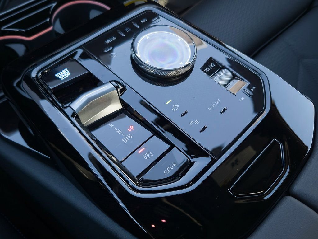 New 2026 BMW i5 eDrive40 w/ M Sport Package image 9