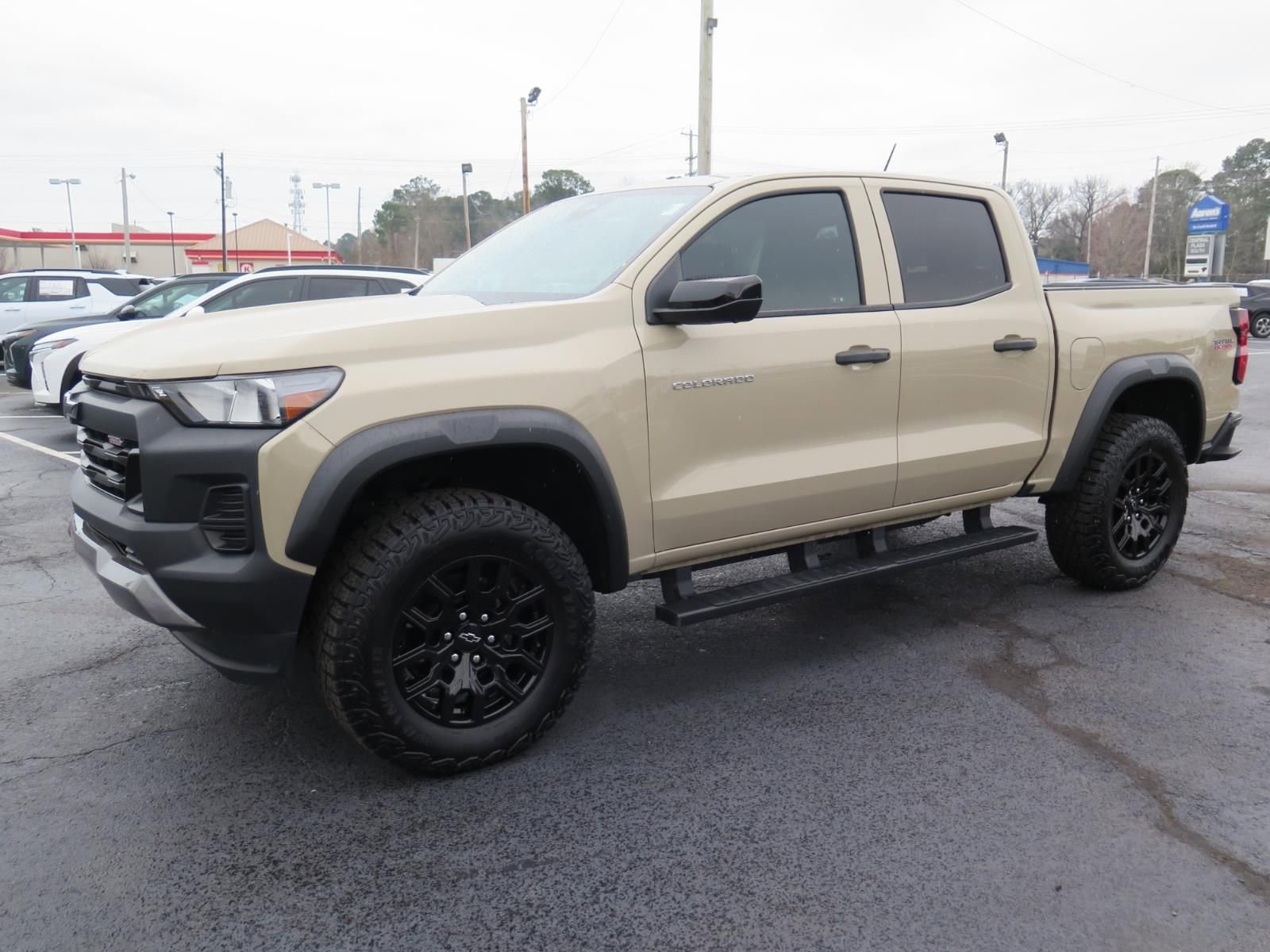 Used 2024 Chevrolet Colorado Trail Boss w/ Technology Package image 8