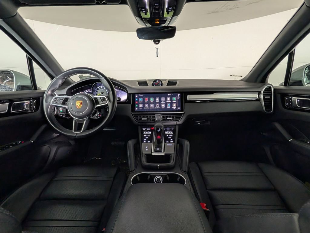 Certified 2023 Porsche Cayenne Platinum Edition image 18