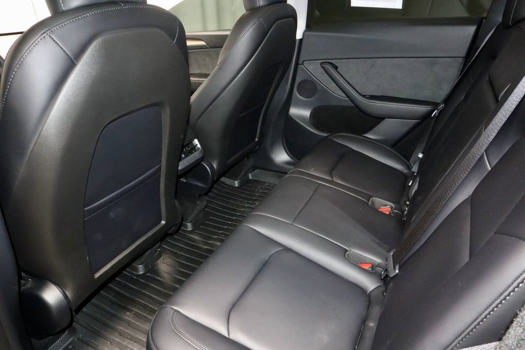 Used 2025 Tesla Model Y Long Range image 21