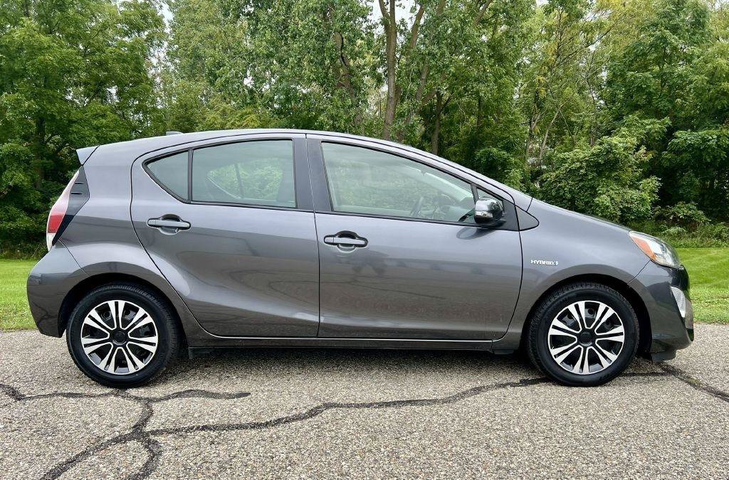 Used 2015 Toyota Prius C Two w/ Four Season Floor Mat Package FWD image 2