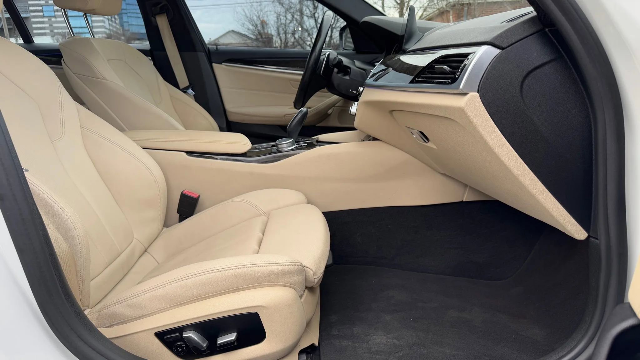 Used 2017 BMW 530i image 34