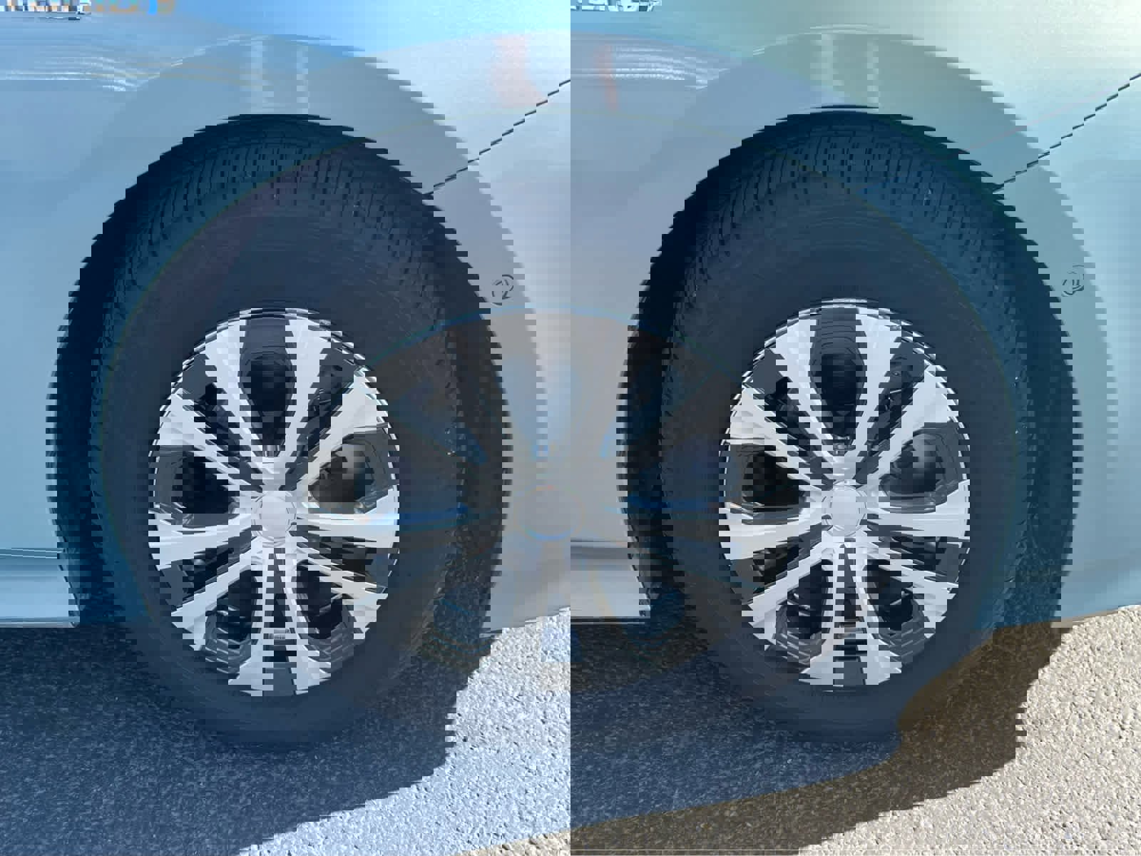 Used 2022 Toyota Prius XLE w/ Advanced Technology Package image 16