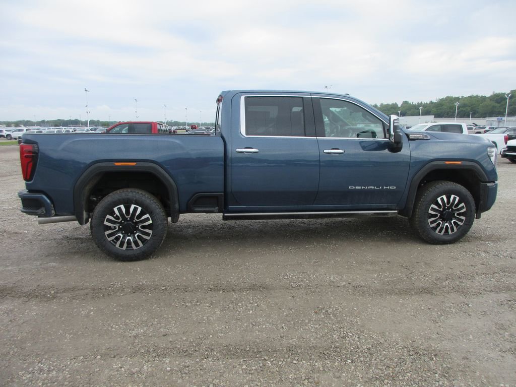 New 2026 GMC Sierra 2500 Denali Ultimate AWD/4WD image 3