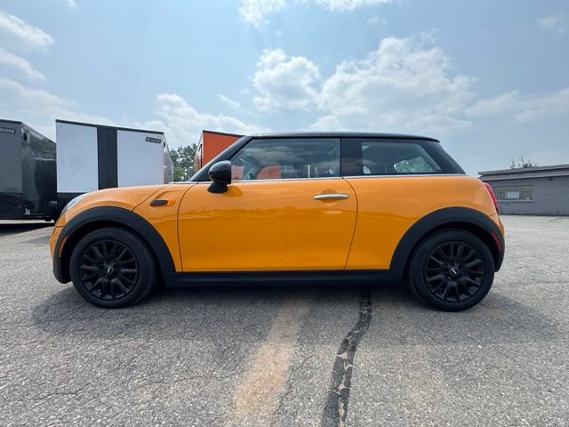 Used 2017 MINI Cooper 2-Door Hardtop FWD image 4