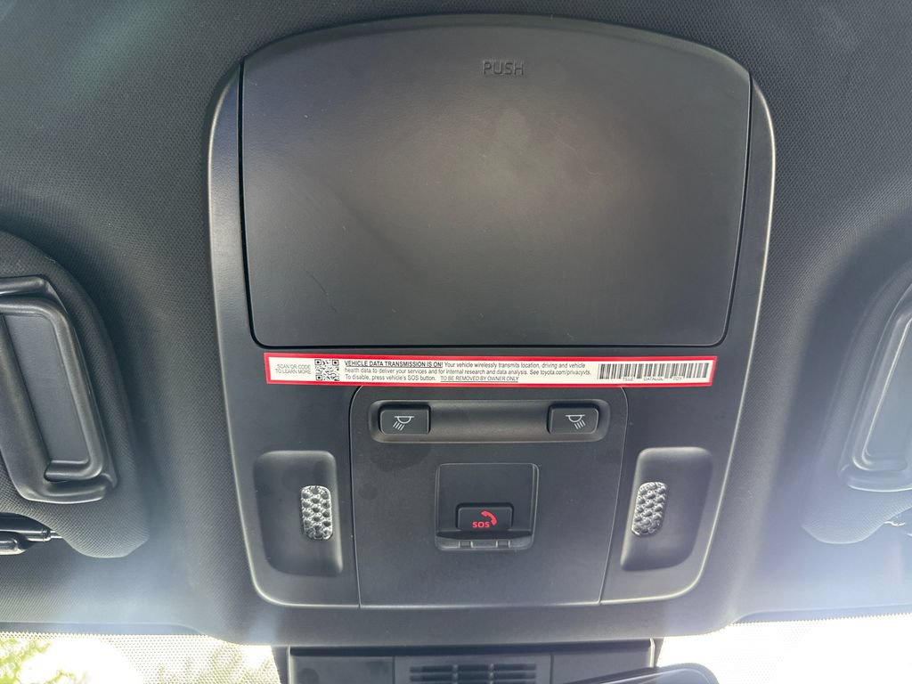 Used 2025 Toyota Camry SE w/ Convenience Package FWD image 28