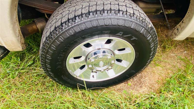 Used 2010 Ford F250 Lariat image 38