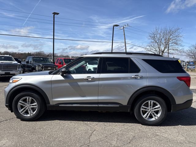 Certified 2023 Ford Explorer XLT w/ Equipment Group 202A image 8