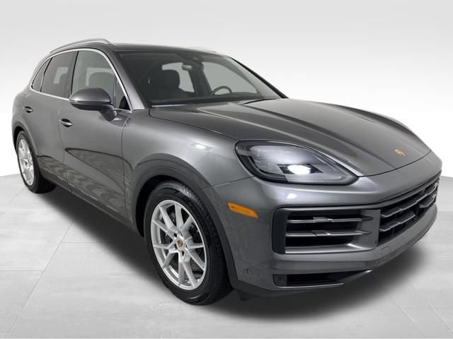 Used 2025 Porsche Cayenne image 11