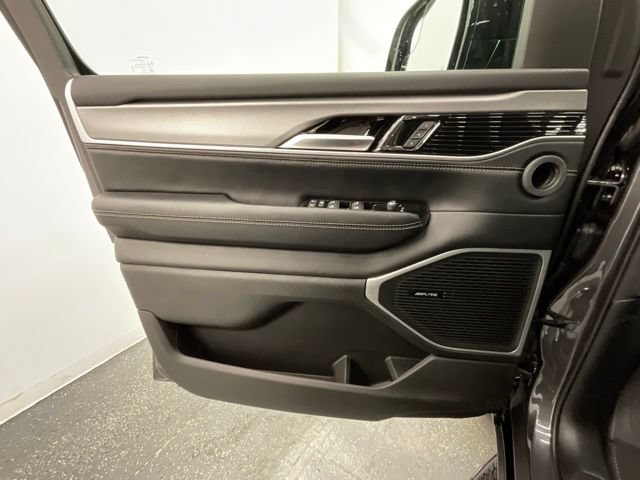 New 2026 Jeep Grand Wagoneer L 4WD image 9