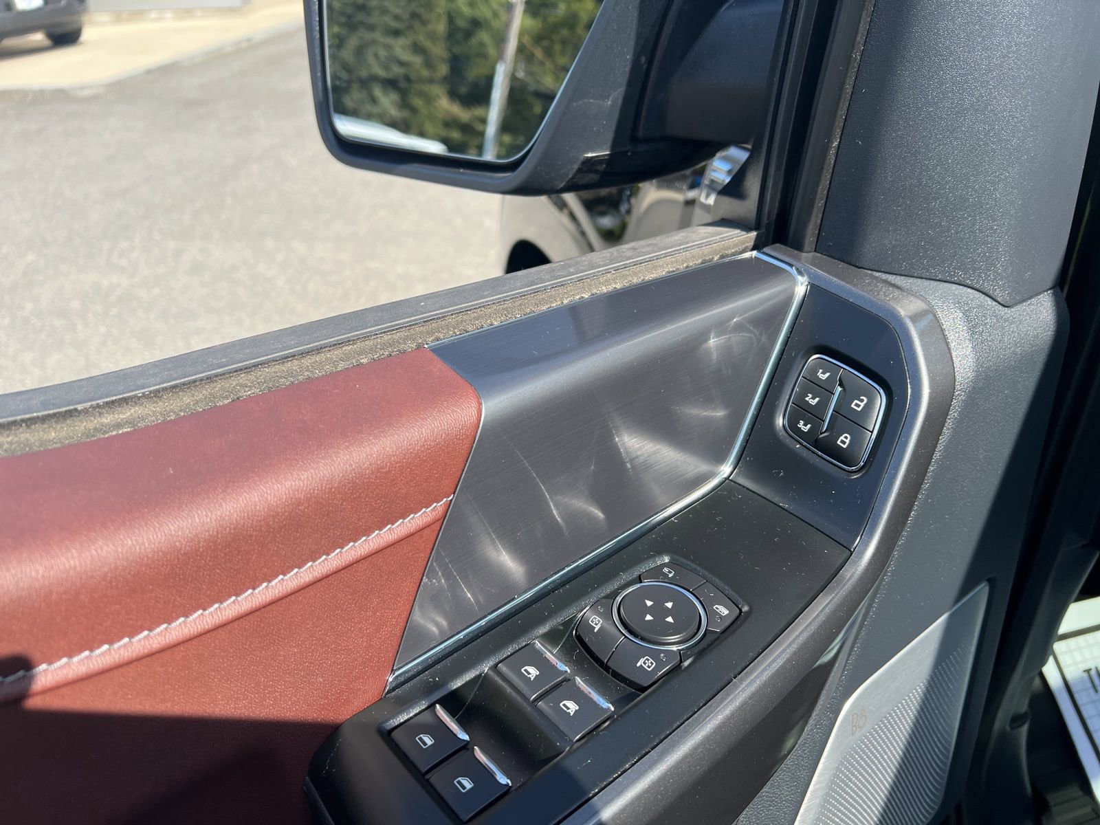 Used 2022 Ford F150 Lariat w/ Equipment Group 502A High image 18