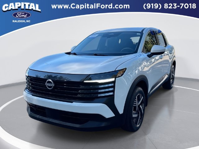 Used 2025 Nissan Kicks SV FWD image 1