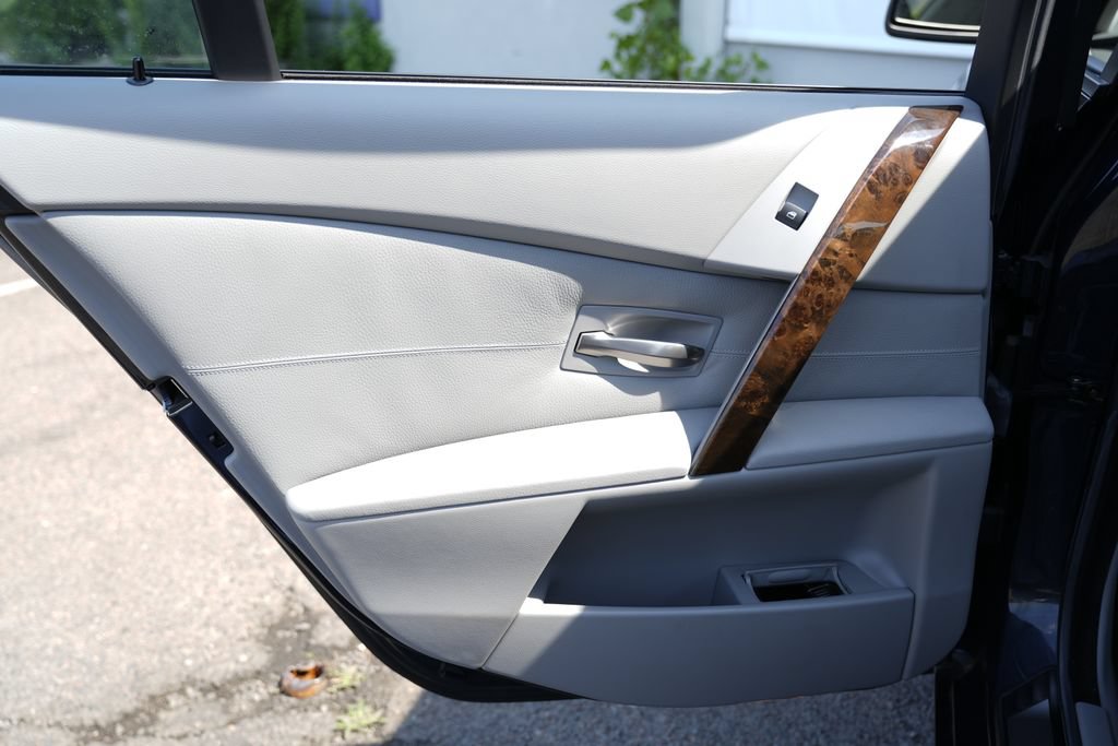 Used 2006 BMW 530xi Sedan AWD/4WD image 24