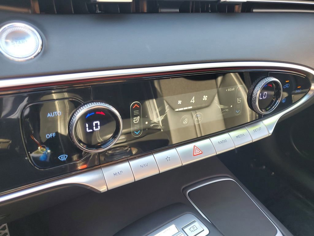 Used 2025 Genesis GV70 2.5T w/ Sport Prestige Package image 32