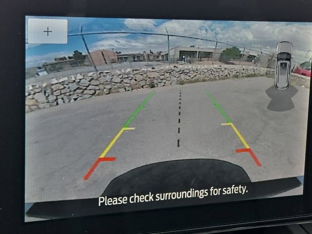 Used 2022 Ford Explorer XLT w/ Equipment Group 202A AWD/4WD image 17