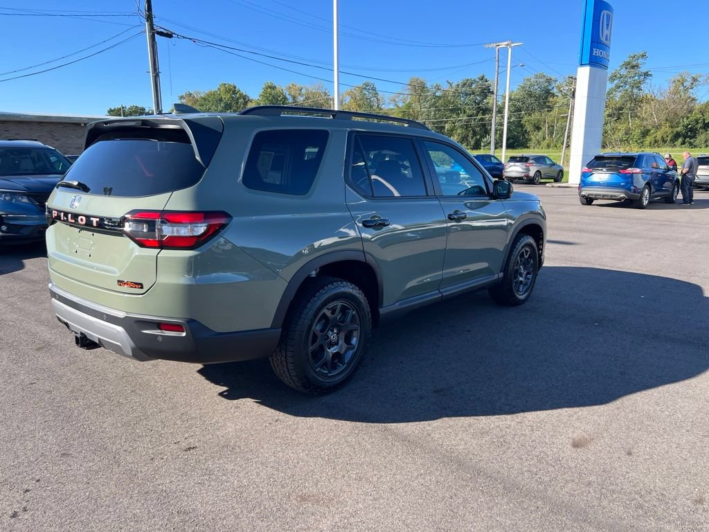 New 2026 Honda Pilot TrailSport image 3