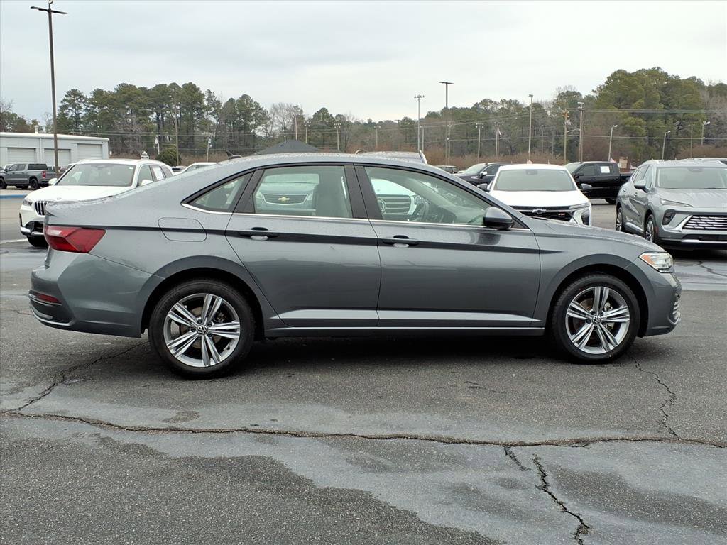 Used 2024 Volkswagen Jetta SE image 18