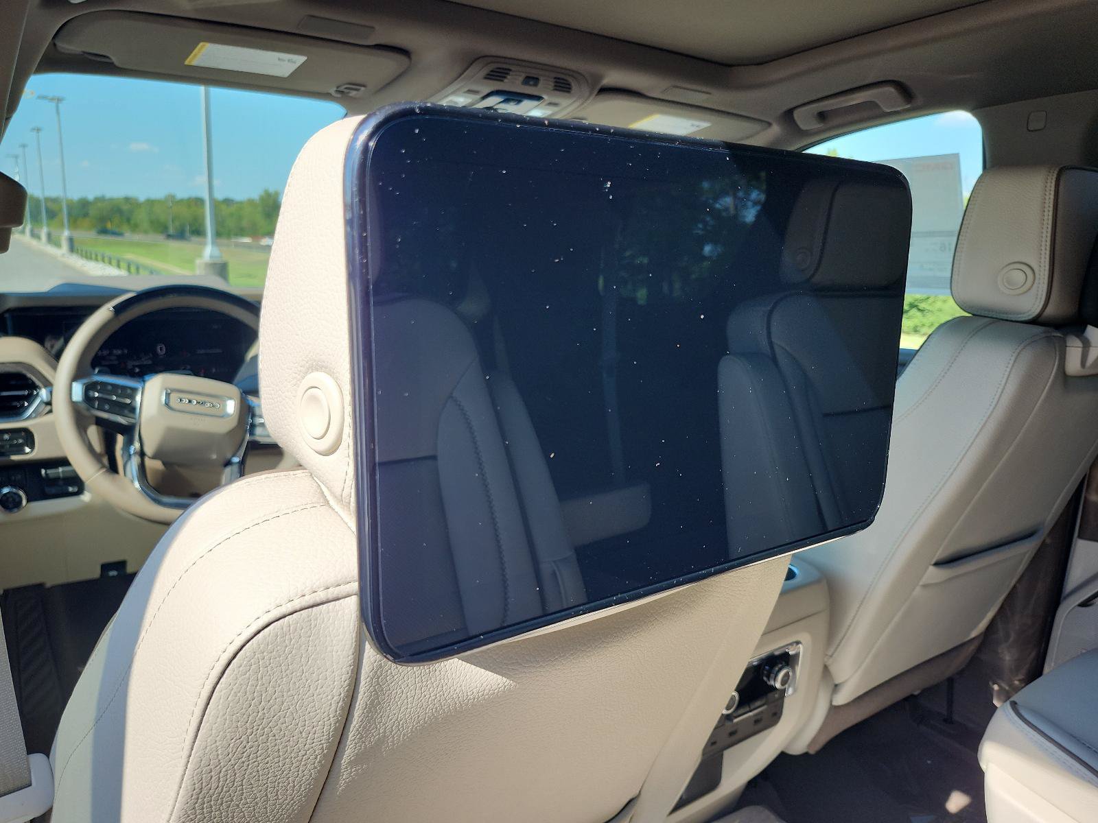 New 2027 GMC Yukon Denali w/ Denali Reserve Package AWD/4WD image 10