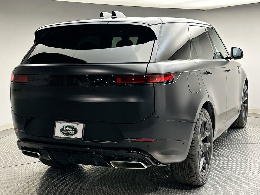 Used 2025 Land Rover Range Rover Sport Dynamic SE image 3