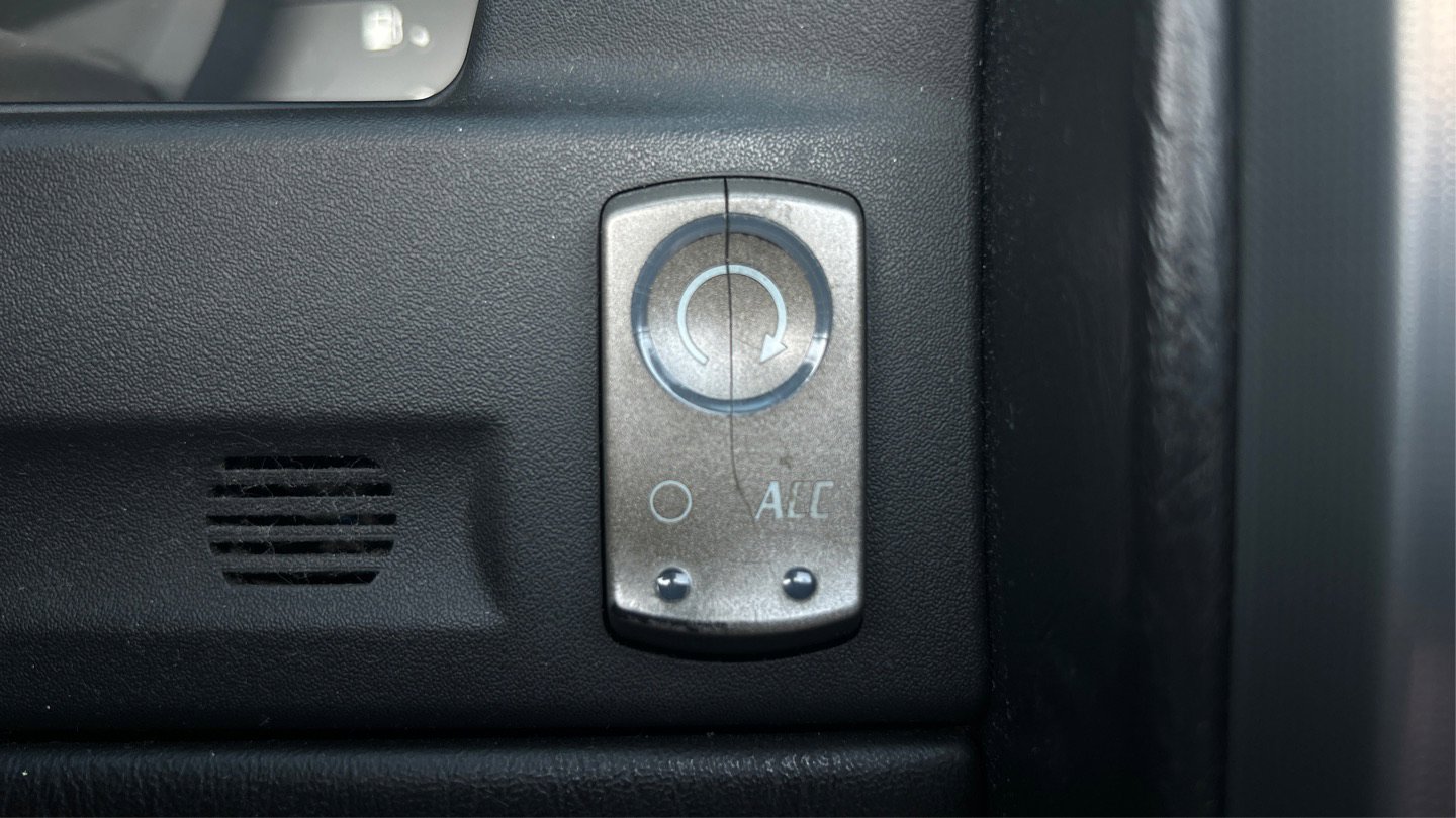 Used 2006 Cadillac XLR V image 29