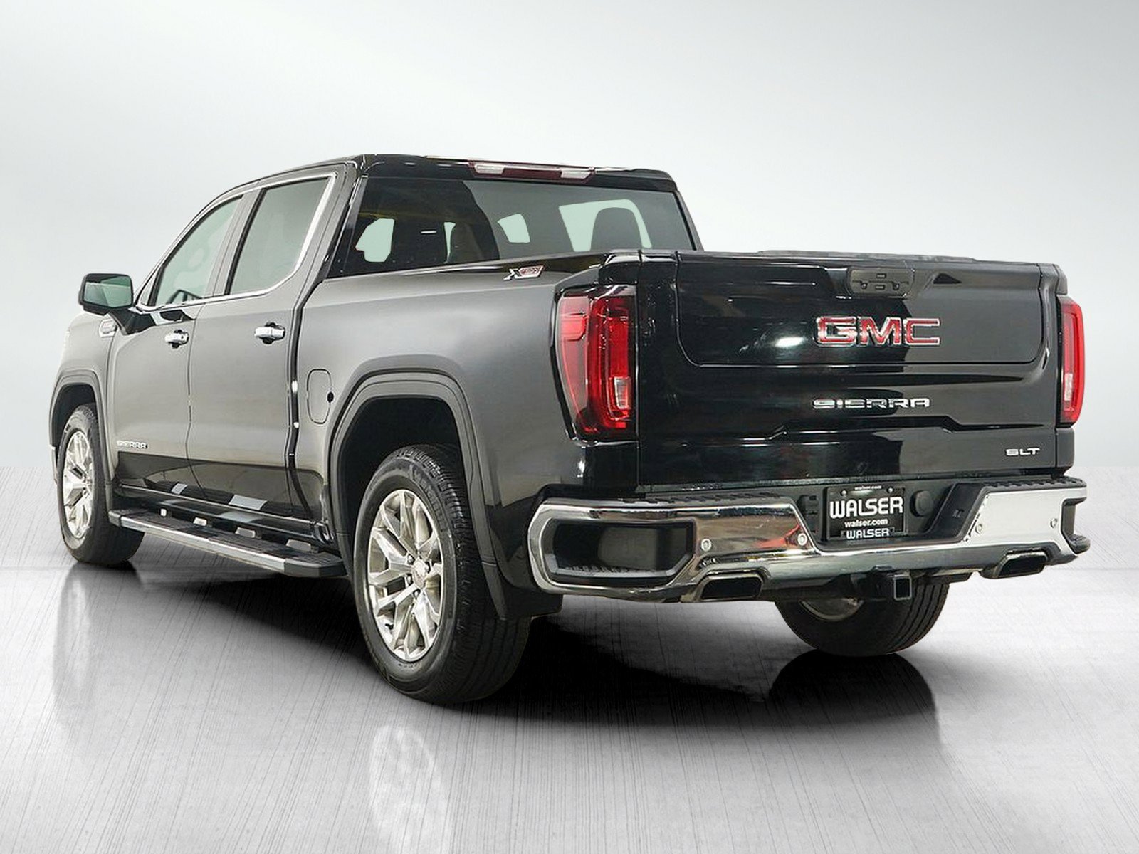 Used 2019 GMC Sierra 1500 SLT w/ Driver Alert Package I AWD/4WD image 4