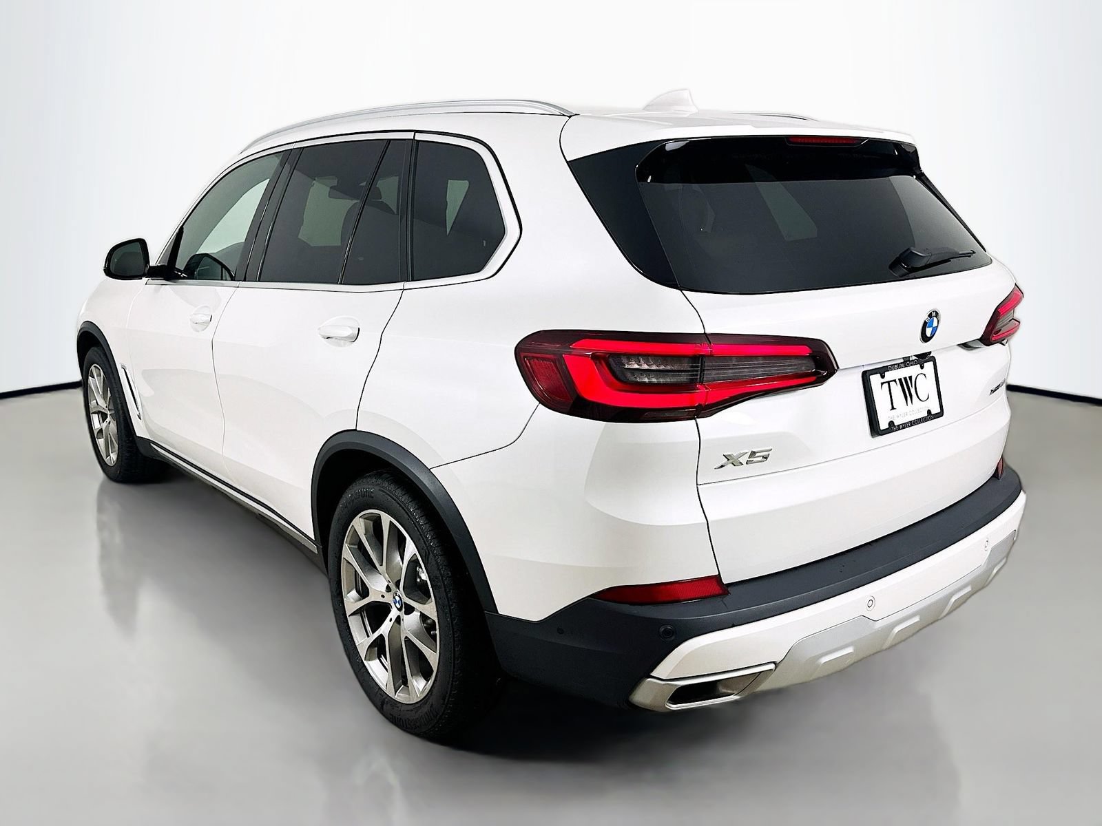 Used 2023 BMW X5 xDrive40i w/ Parking Assistance Package AWD/4WD image 7