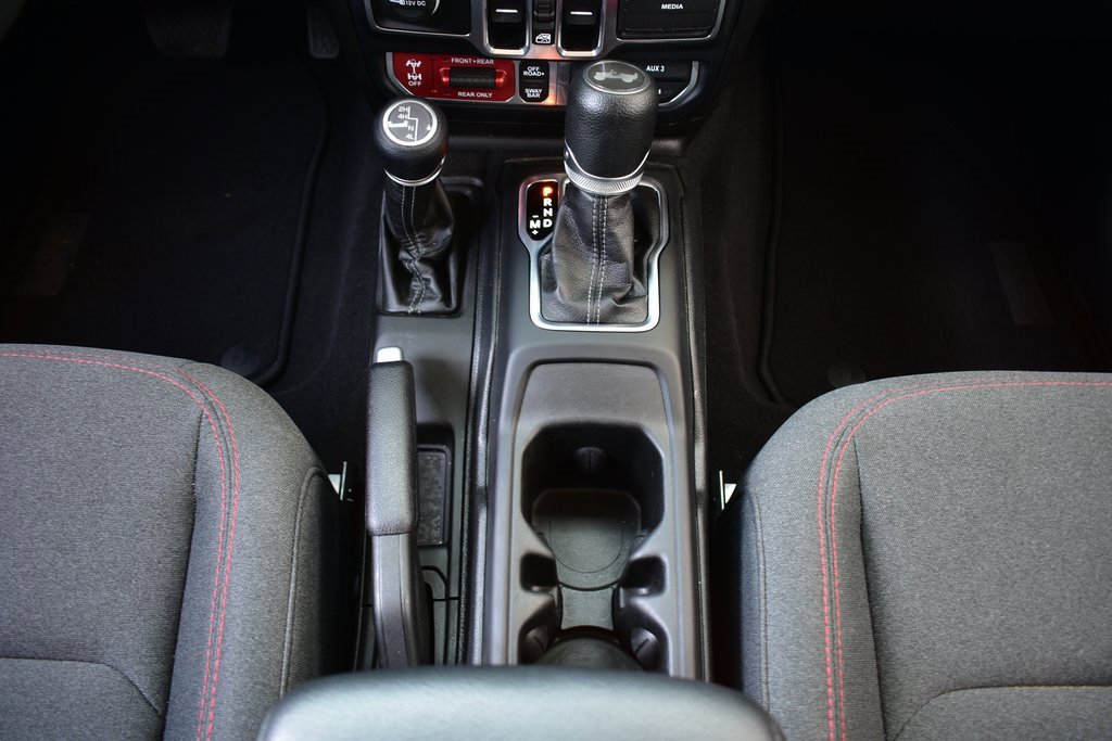 Used 2025 Jeep Wrangler Unlimited Rubicon image 40