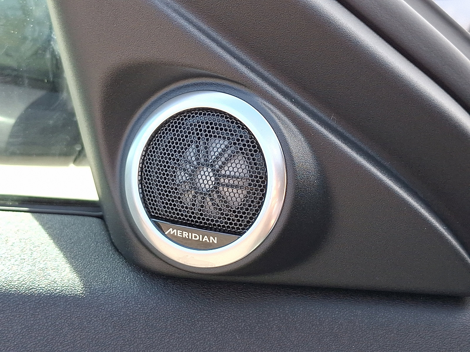 Certified 2025 Land Rover Range Rover Evoque S image 21