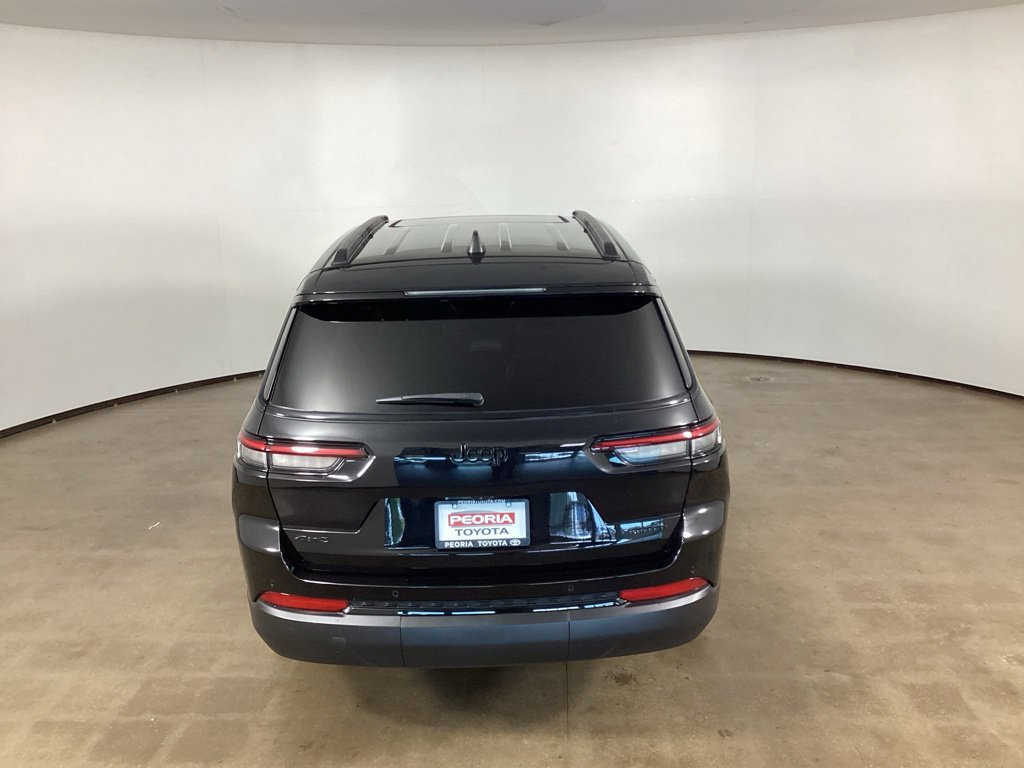 Used 2024 Jeep Grand Cherokee L Limited w/ Black Appearance Package AWD/4WD image 7