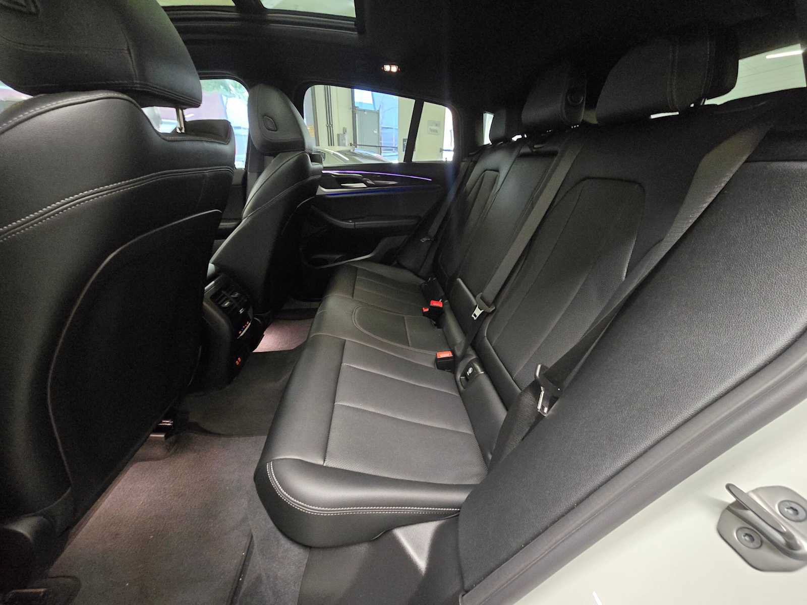 Used 2025 BMW X4 xDrive30i AWD/4WD image 16