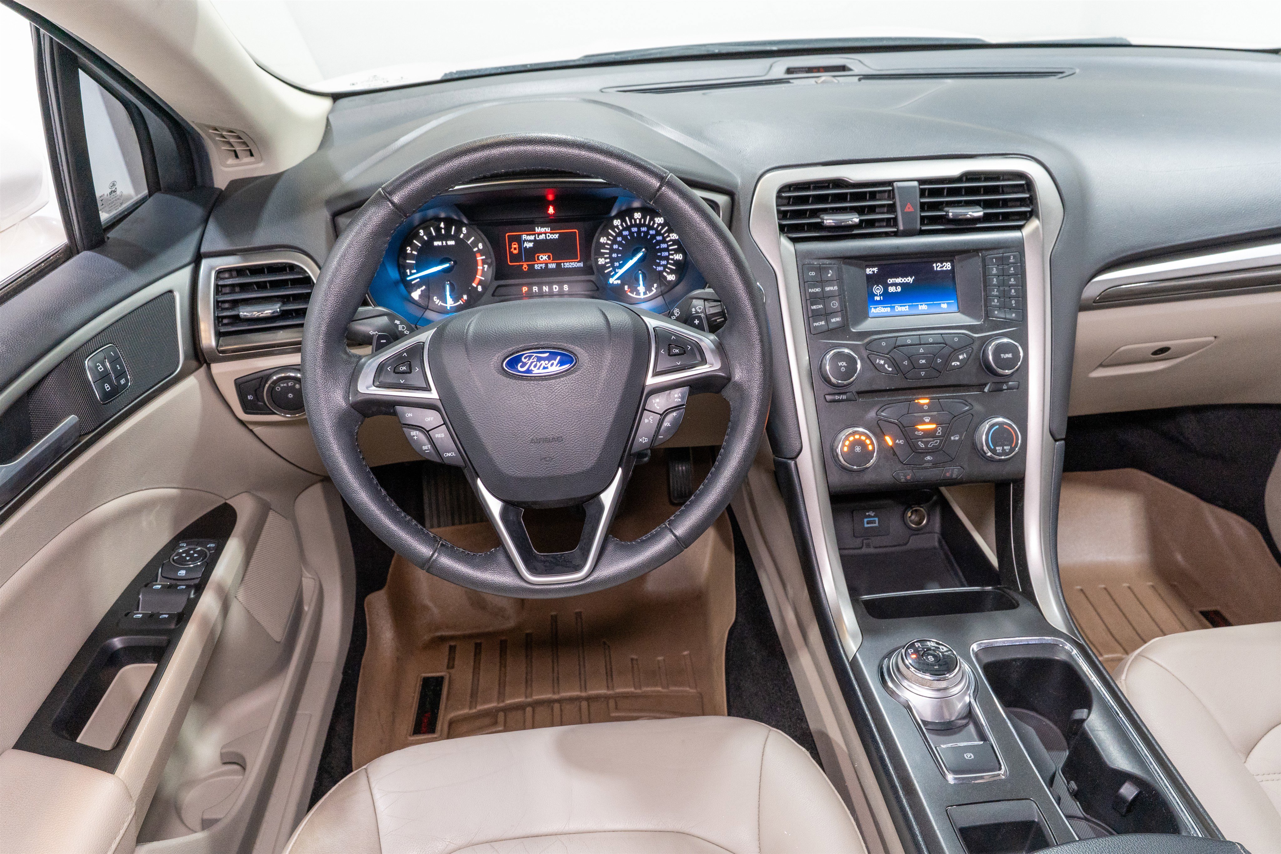 Used 2017 Ford Fusion SE image 11