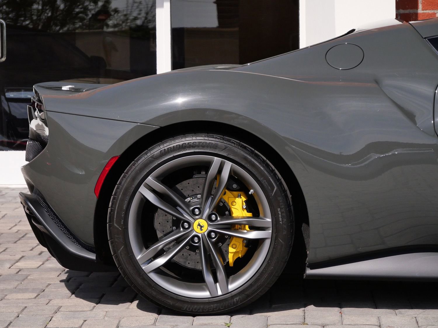 Used 2022 Ferrari 296 GTB RWD image 9