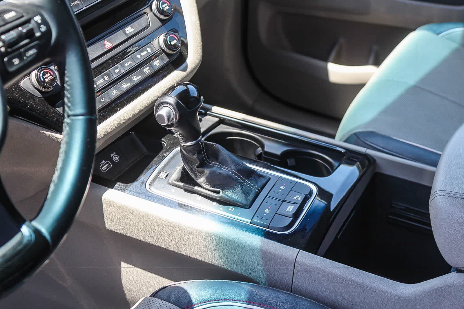 Used 2015 Kia Sedona SX FWD image 24