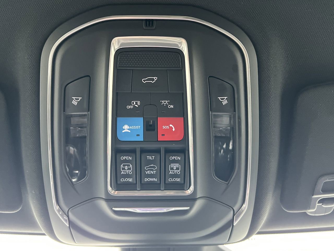 Used 2025 Jeep Grand Cherokee Summit image 28