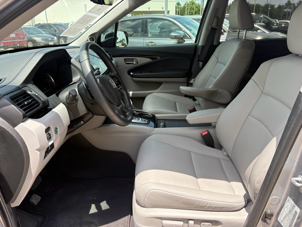 Certified 2022 Honda Pilot Touring image 9