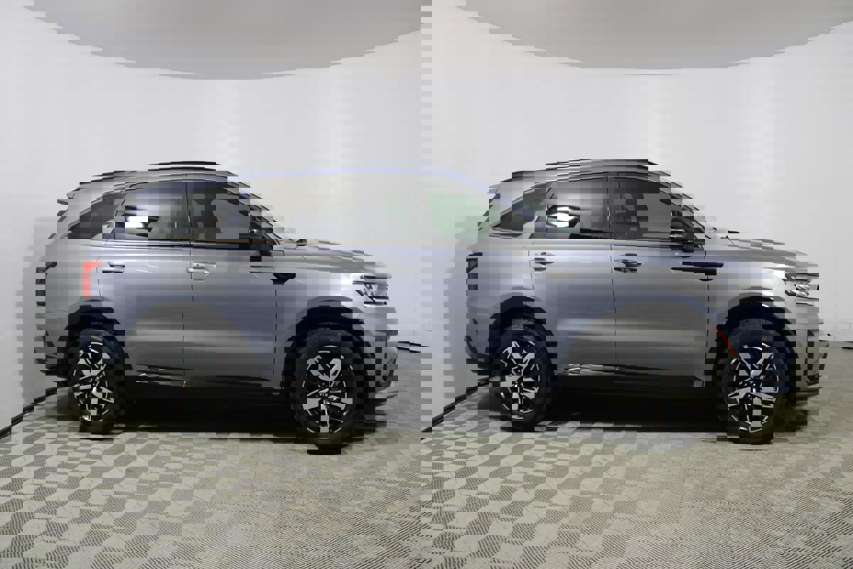 Used 2021 Kia Sorento S w/ Panoramic Sunroof Package image 16