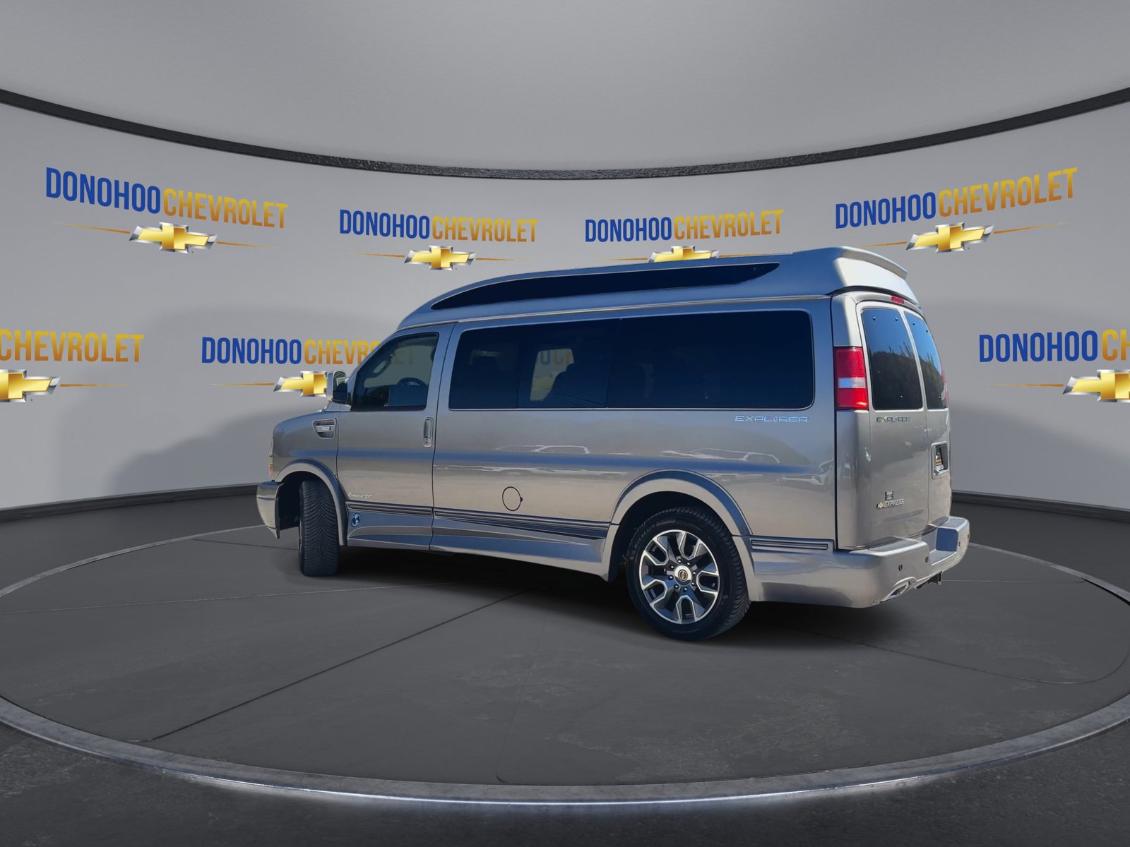 New 2025 Chevrolet Express 2500 w/ Driver Convenience Package image 9