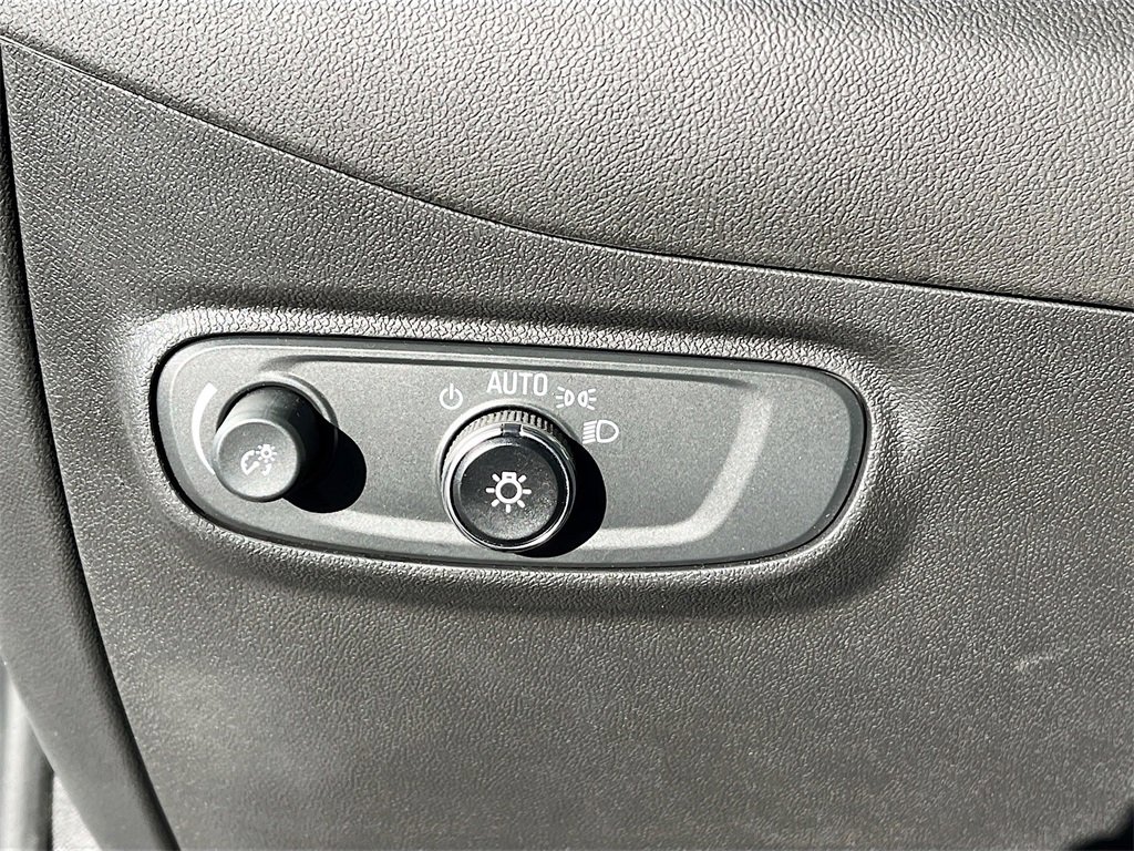 Used 2024 Chevrolet Equinox RS w/ RS Leather Package image 10