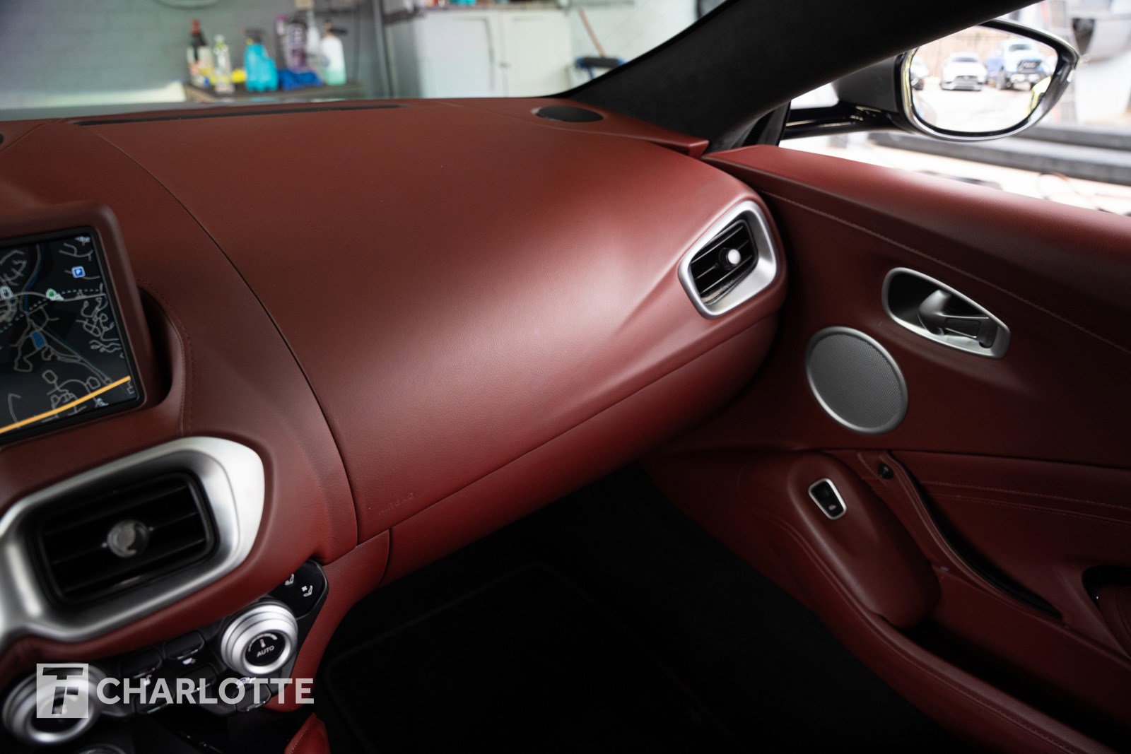 Used 2020 Aston Martin V8 Vantage Coupe image 29