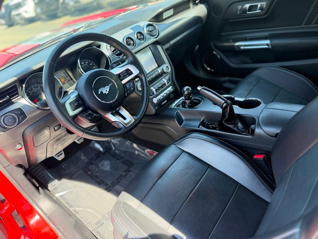 Used 2017 Ford Mustang GT Premium w/ GT Performance Package RWD image 15
