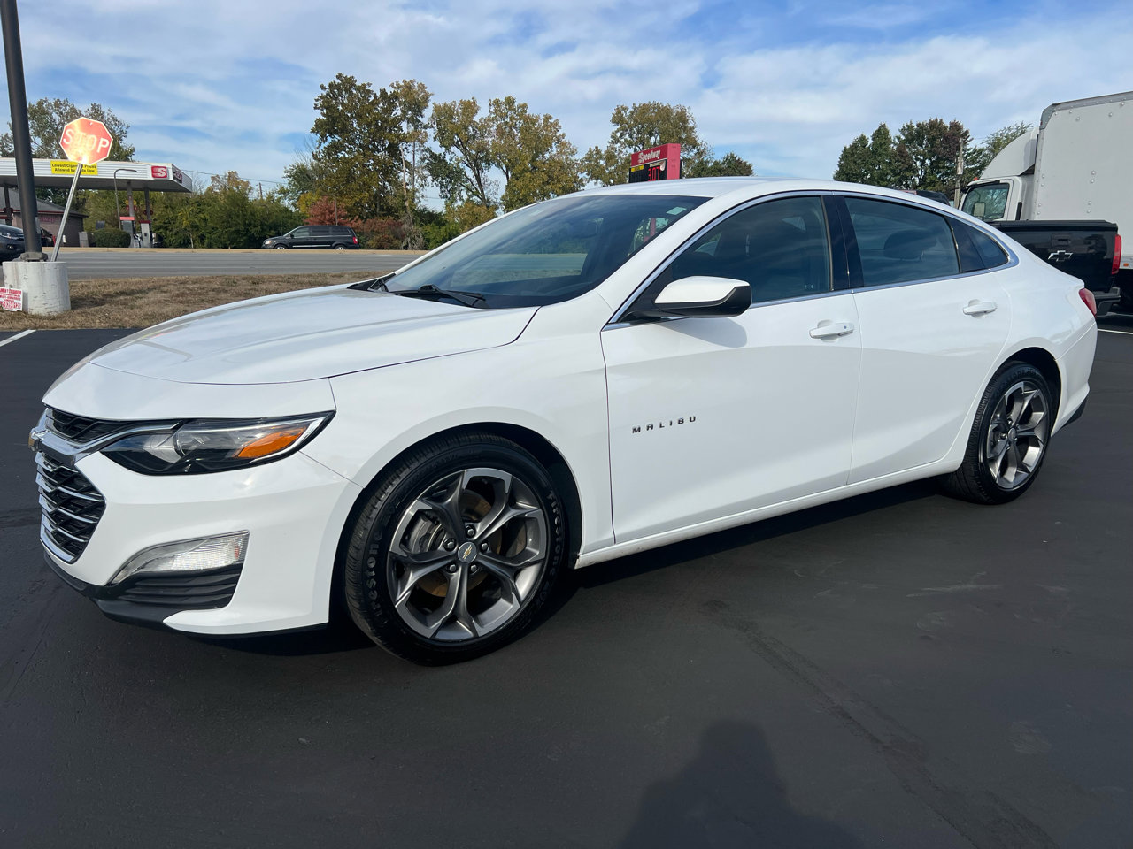 Used 2023 Chevrolet Malibu LT w/ Driver Confidence Package image 2