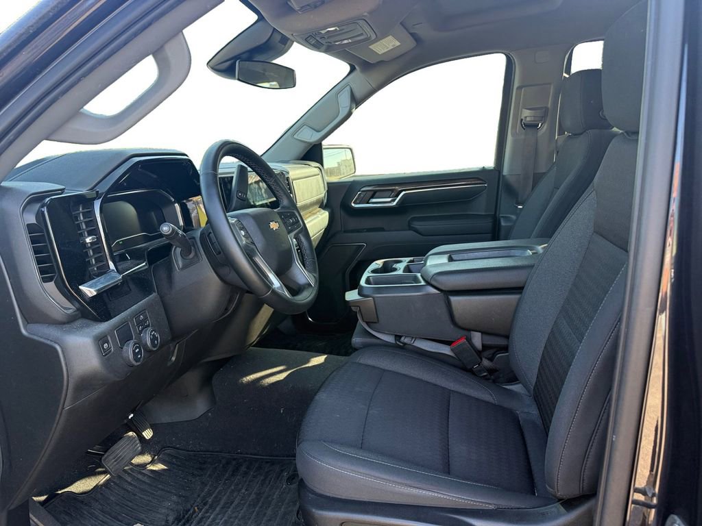 Used 2023 Chevrolet Silverado 1500 LT RWD image 9