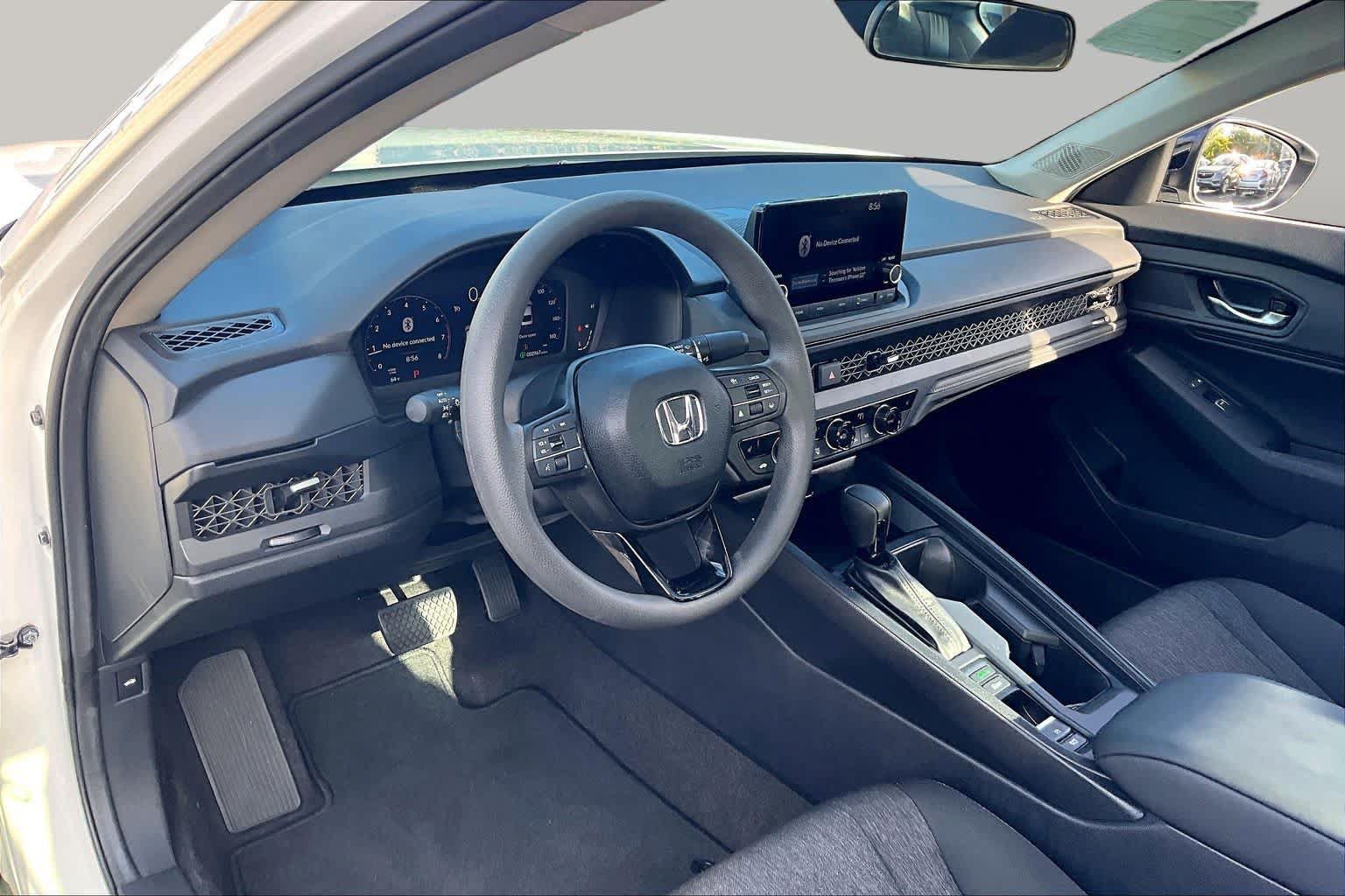 Used 2025 Honda Accord SE image 18