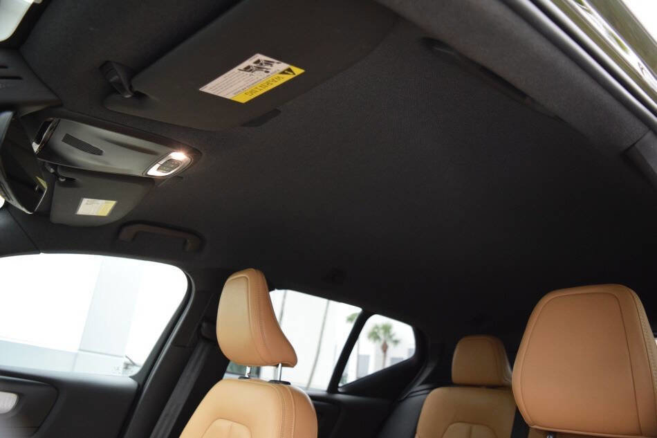 Used 2020 Volvo XC40 T5 Momentum w/ Protection Package Premier image 82