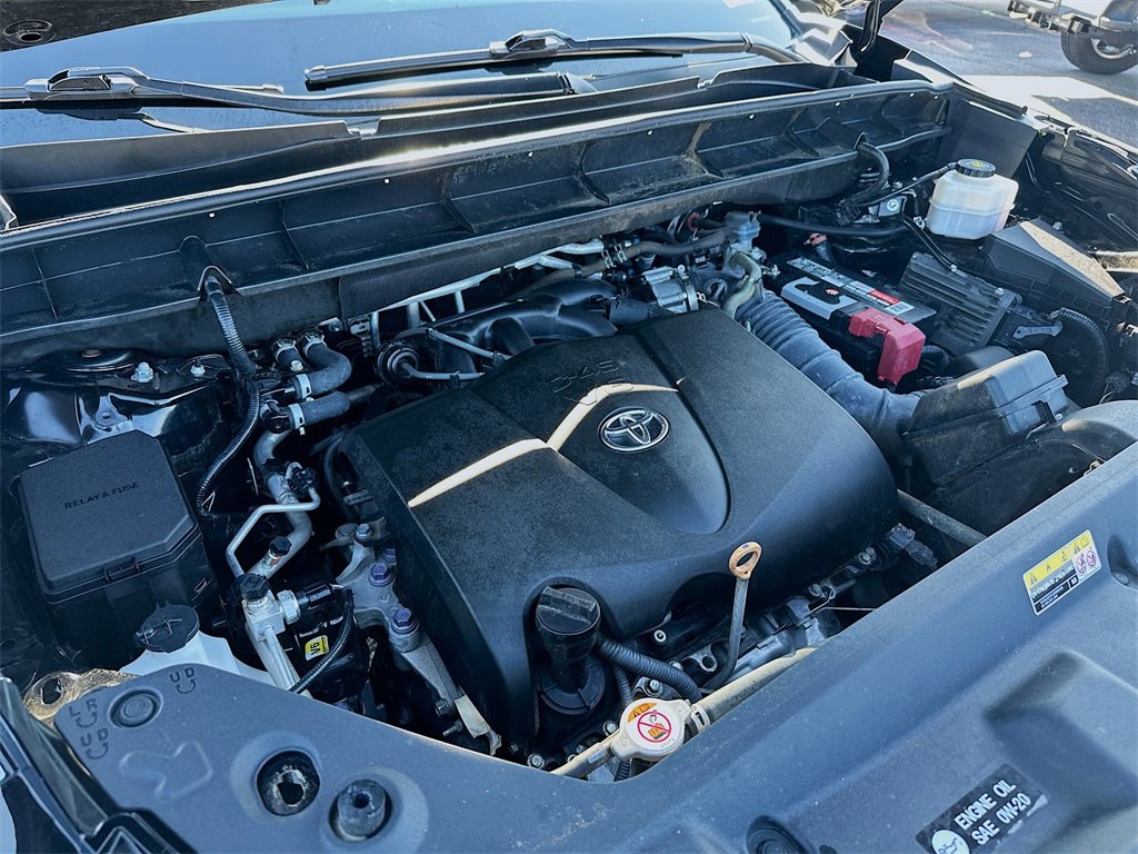 Used 2020 Toyota Highlander XLE image 26